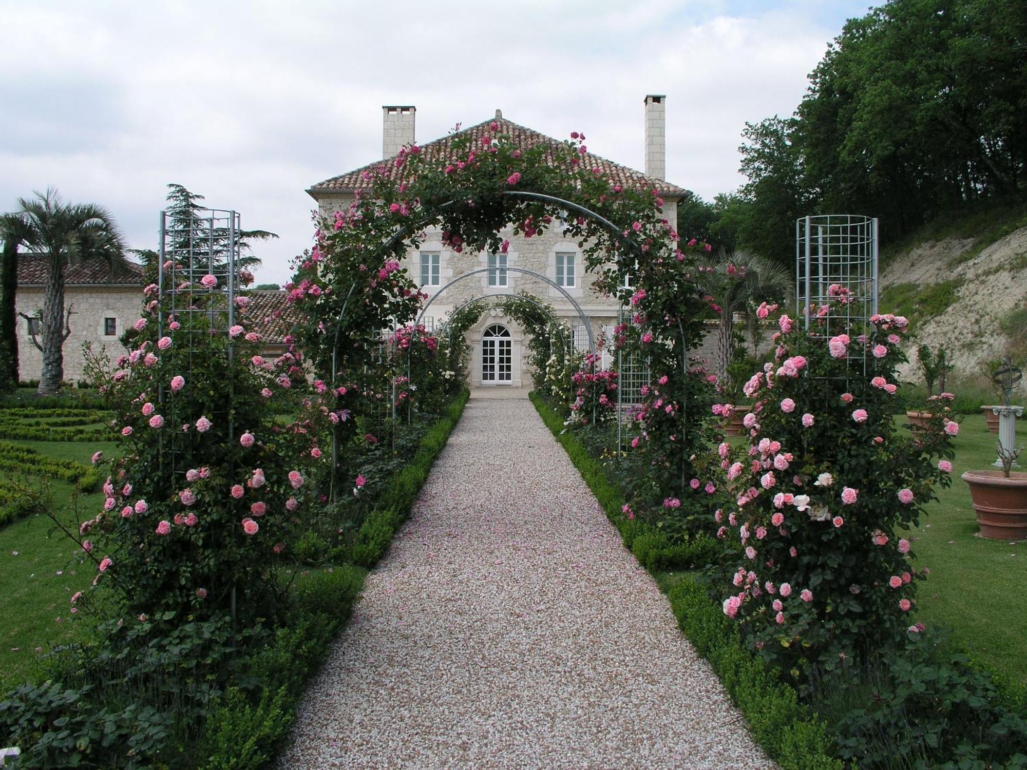 Chateau Lecusse - La Grande Roche - Hotel, Spa, Boutique & Restaurant Broze Экстерьер фото