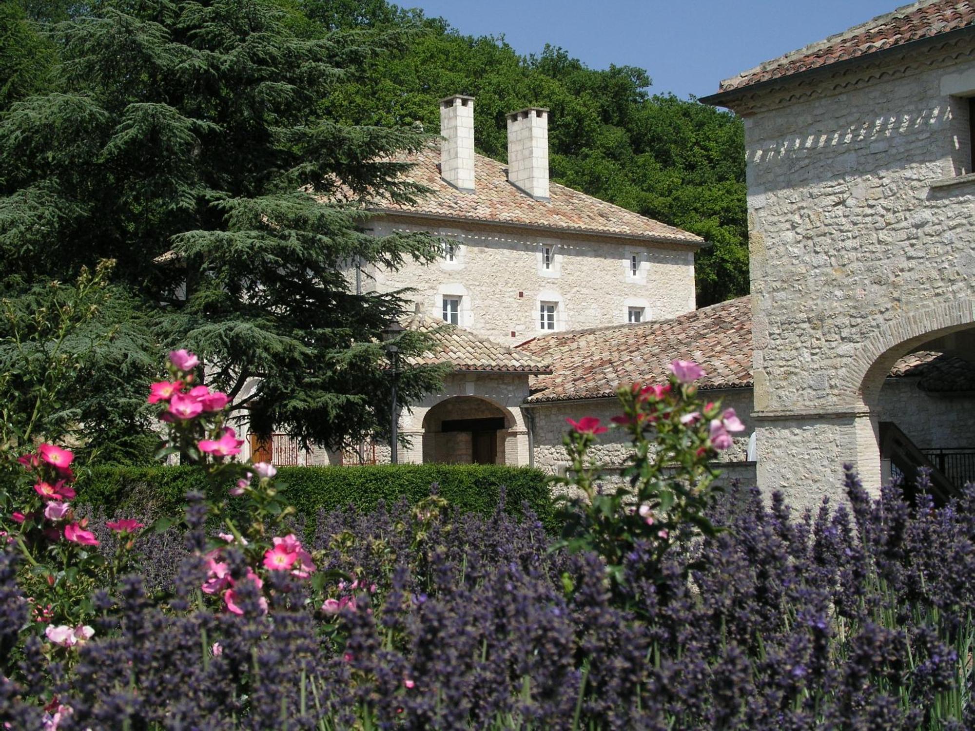 Chateau Lecusse - La Grande Roche - Hotel, Spa, Boutique & Restaurant Broze Экстерьер фото